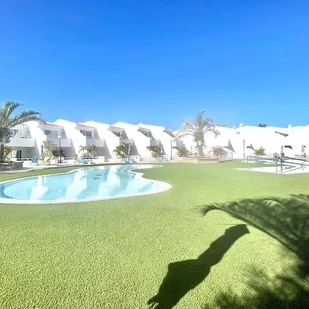 Estudio Bien Comunicado Con Wifi Y Terraza Em Tenerife Sur *