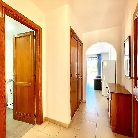 Apartment Estudio Bien Comunicado Con Wifi Y Terraza Em Tenerife Sur