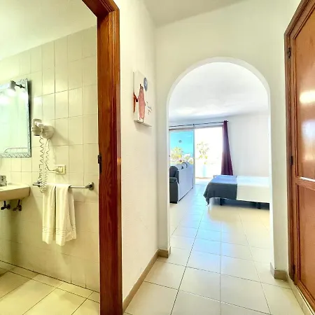 Lägenhet Estudio Bien Comunicado Con Wifi Y Terraza Em Tenerife Sur *
